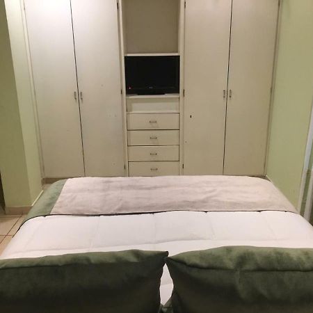 Hotel Pico Хенерал Пико Екстериор снимка