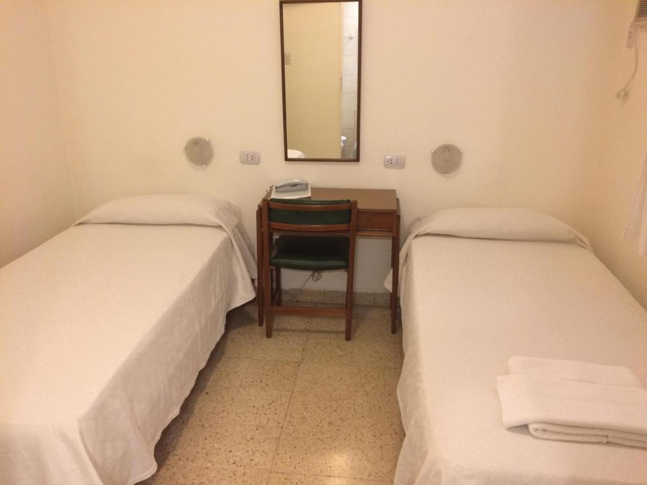 Hotel Pico Хенерал Пико Екстериор снимка