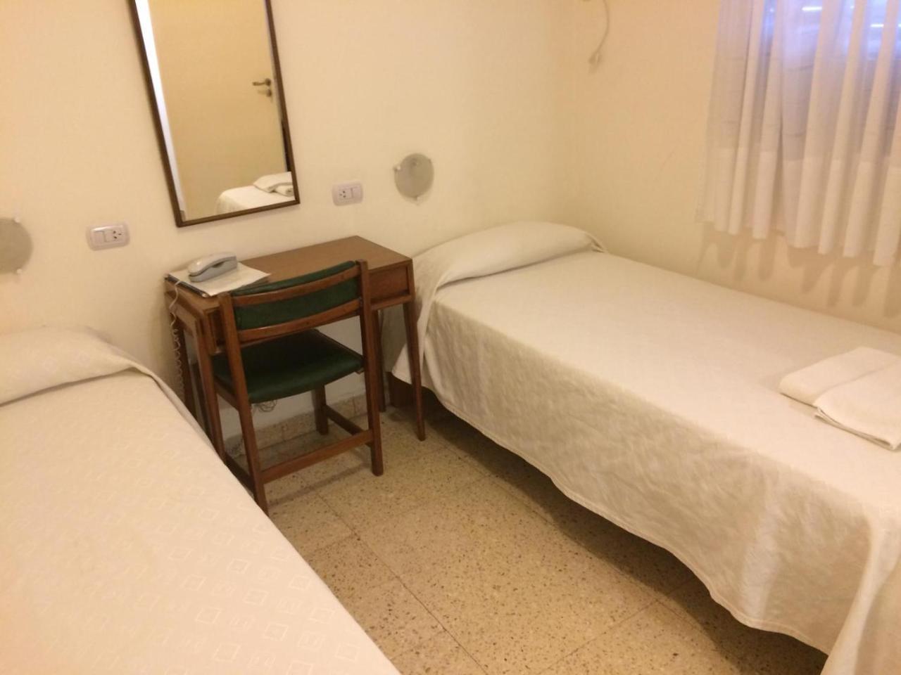 Hotel Pico Хенерал Пико Екстериор снимка