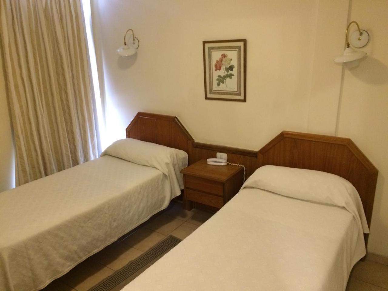 Hotel Pico Хенерал Пико Екстериор снимка