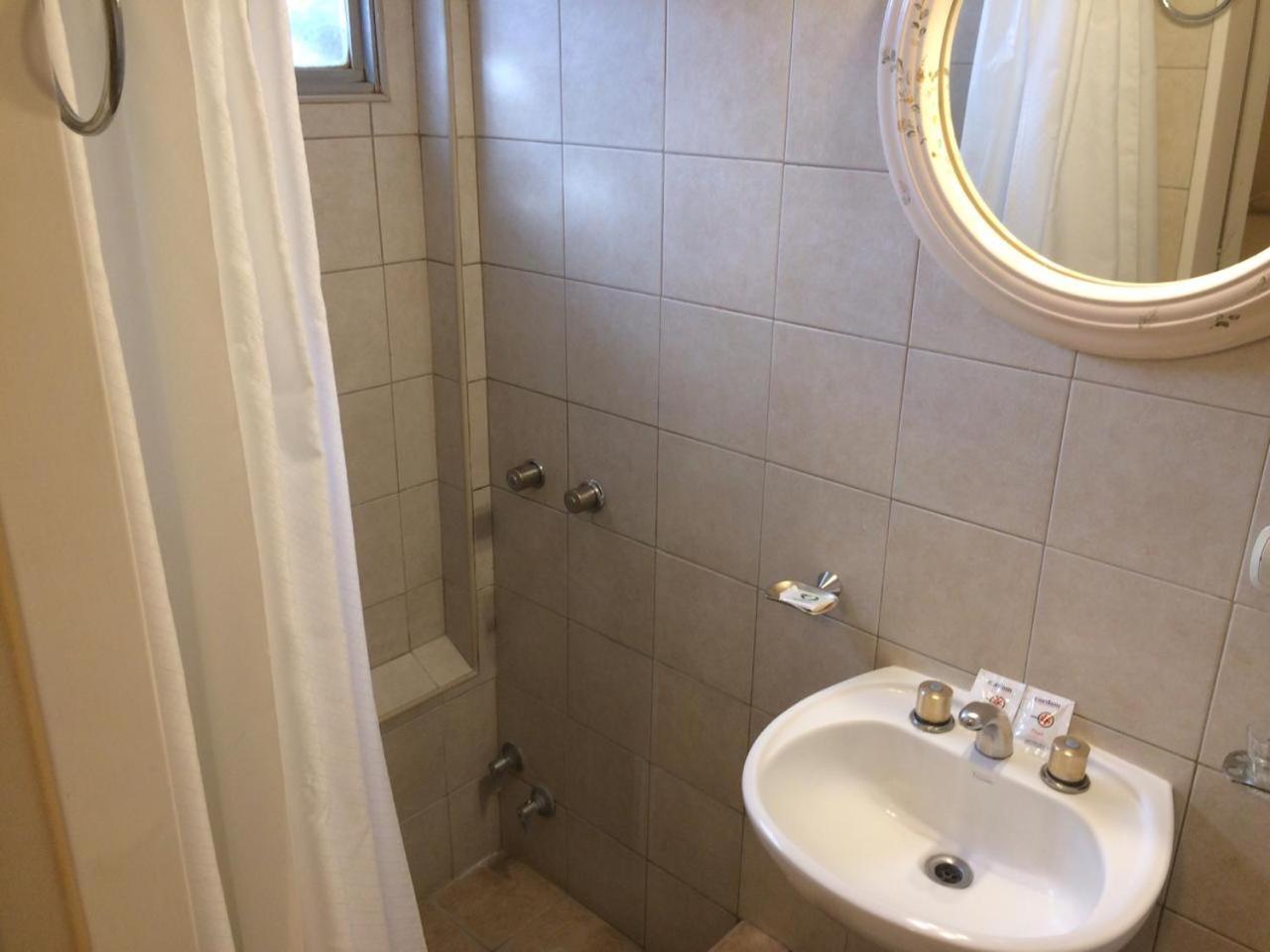Hotel Pico Хенерал Пико Екстериор снимка
