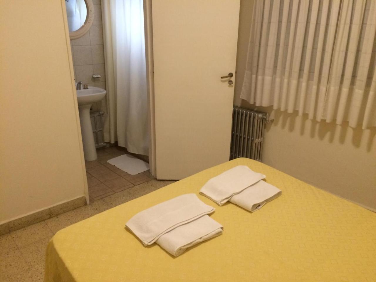 Hotel Pico Хенерал Пико Екстериор снимка