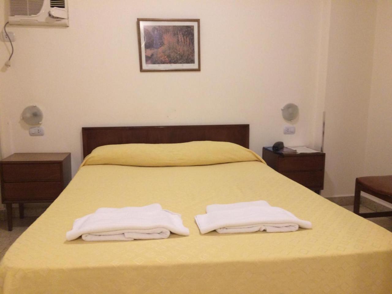 Hotel Pico Хенерал Пико Екстериор снимка