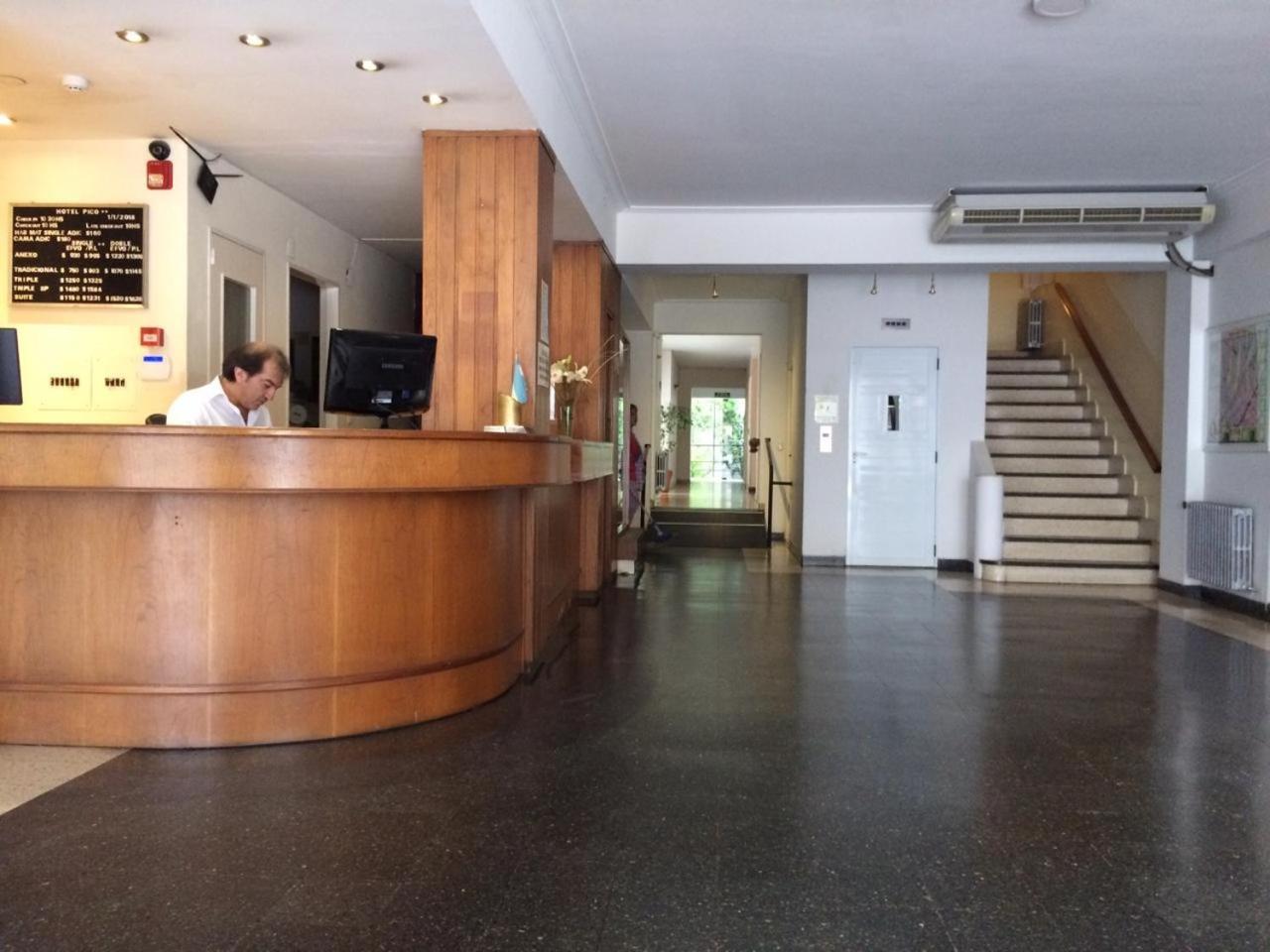 Hotel Pico Хенерал Пико Екстериор снимка