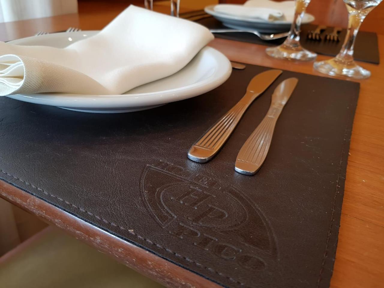 Hotel Pico Хенерал Пико Екстериор снимка