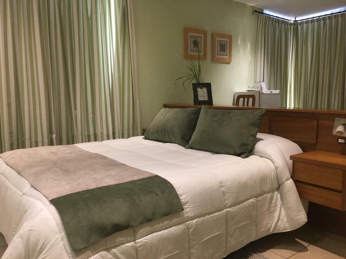 Hotel Pico Хенерал Пико Екстериор снимка